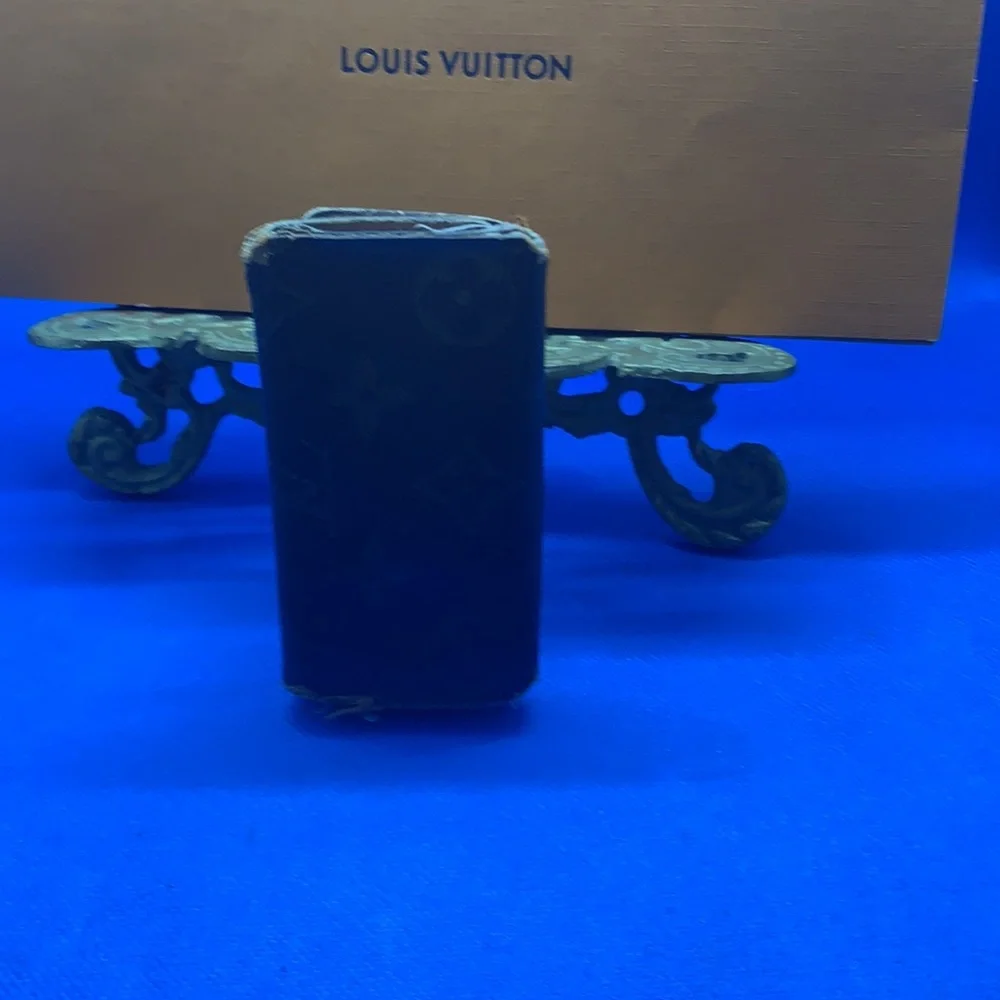 🤎 🤎 🤎 Louis Vuitton Monogram signature design LV Logo‎ 4 key holder 22